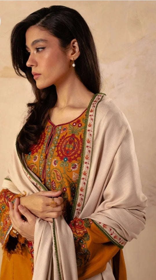 ZARA SHAHJAHAN KARANDI (ZW24-5A)