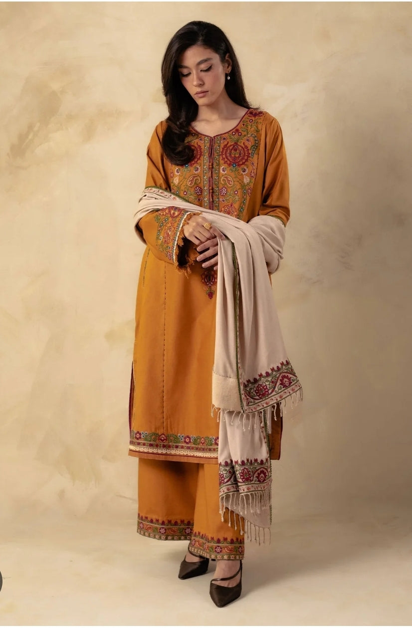 ZARA SHAHJAHAN KARANDI (ZW24-5A)