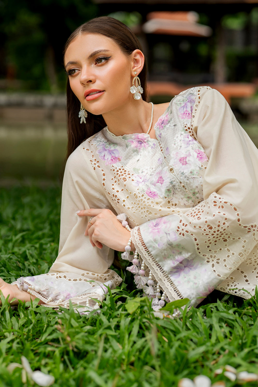 EMBROIDERED SCHIFFLI